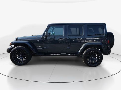 Used 2017 Jeep Wrangler Unlimited Sahara w/ Connectivity Group AWD/4WD image 10