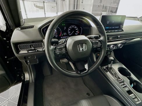 Used 2025 Honda Civic Sport image 11