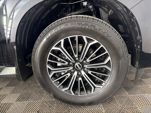 New 2025 Nissan Armada SL image 28