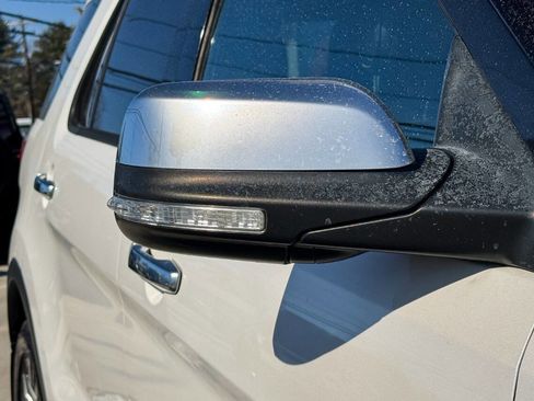 Used 2016 Ford Explorer Platinum image 10