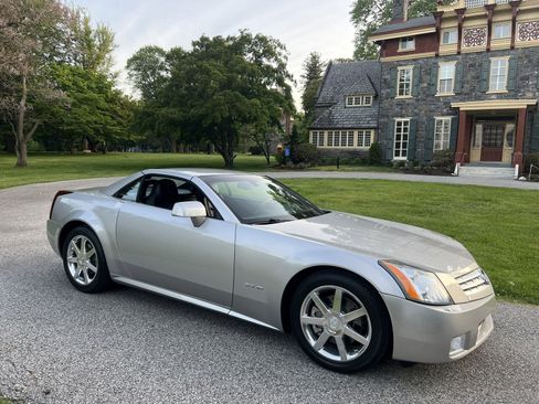 Used 2004 Cadillac XLR RWD image 27