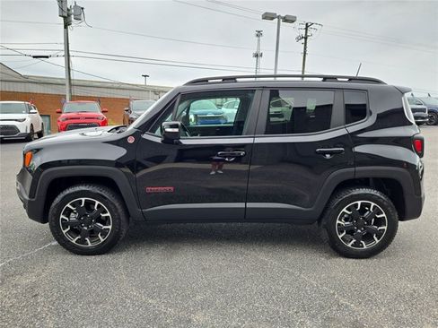Used 2023 Jeep Renegade Trailhawk AWD/4WD image 52