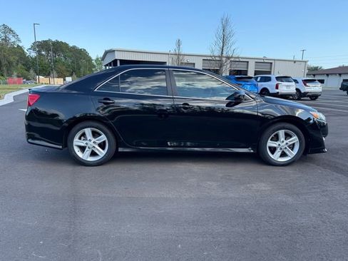Used 2014 Toyota Camry SE image 5