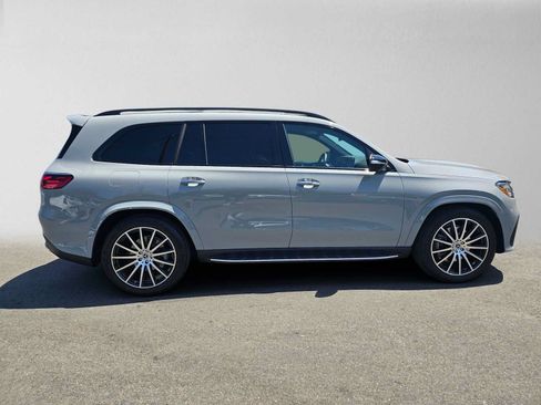 Used 2026 Mercedes-Benz GLS 450 4MATIC image 2