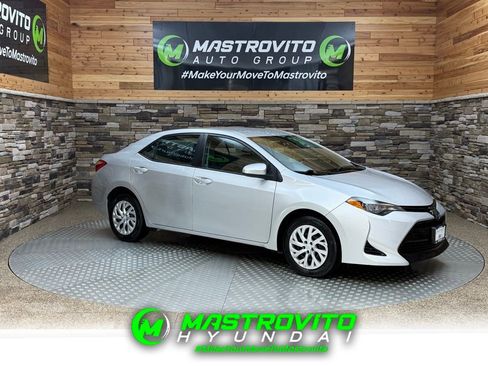 Used 2018 Toyota Corolla LE image 1