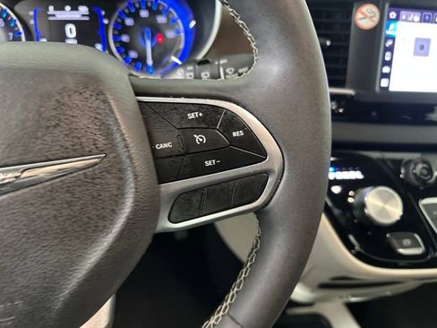 Used 2024 Chrysler Voyager LX image 16