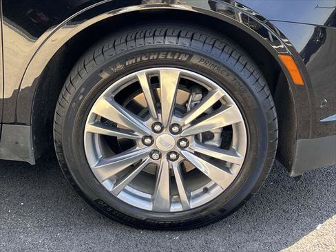 Used 2025 Cadillac XT5 Premium Luxury w/ Technology Package AWD/4WD image 8