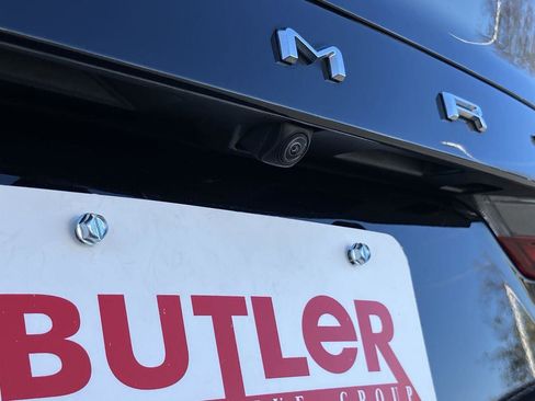 Used 2025 Toyota Camry XLE image 10