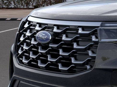 Used 2026 Ford Explorer Platinum RWD image 17