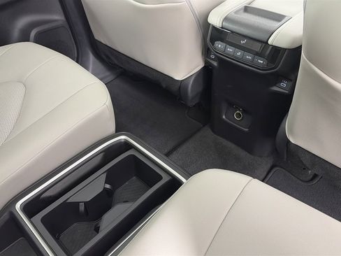 Used 2025 Toyota Grand Highlander FWD image 30