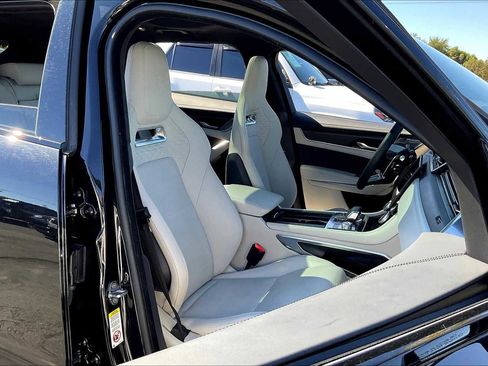 Used 2024 Jaguar F-PACE SVR AWD/4WD image 9