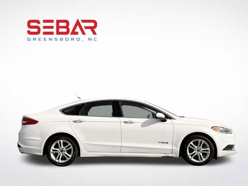 Used 2018 Ford Fusion SE w/ Equipment Group 602A FWD image 5