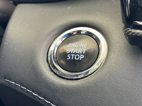 Used 2022 Toyota Highlander XSE AWD/4WD image 17