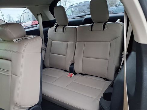 Used 2020 Ford Explorer XLT w/ Equipment Group 202A image 15