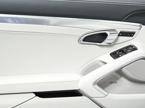 Certified 2025 Porsche 718 Cayman GTS RWD image 6