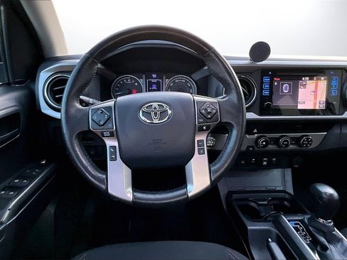 Used 2018 Toyota Tacoma SR5 image 11