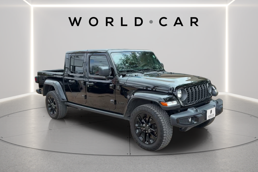 Used 2025 Jeep Gladiator Sport AWD/4WD image 2