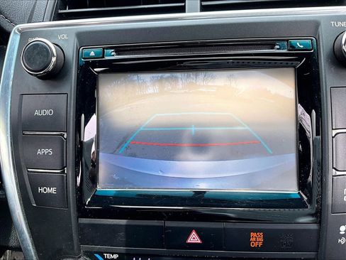 Used 2015 Toyota Camry XSE image 19