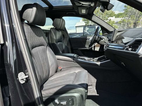 Used 2025 BMW X5 xDrive50e AWD/4WD image 19