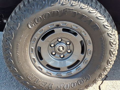 Used 2024 Ford Bronco Badlands AWD/4WD image 9