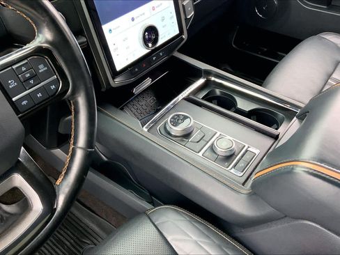 Used 2023 Ford Expedition Platinum AWD/4WD image 16