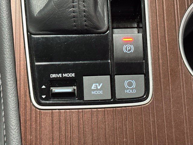 Used 2022 Toyota Sienna LE AWD/4WD image 22
