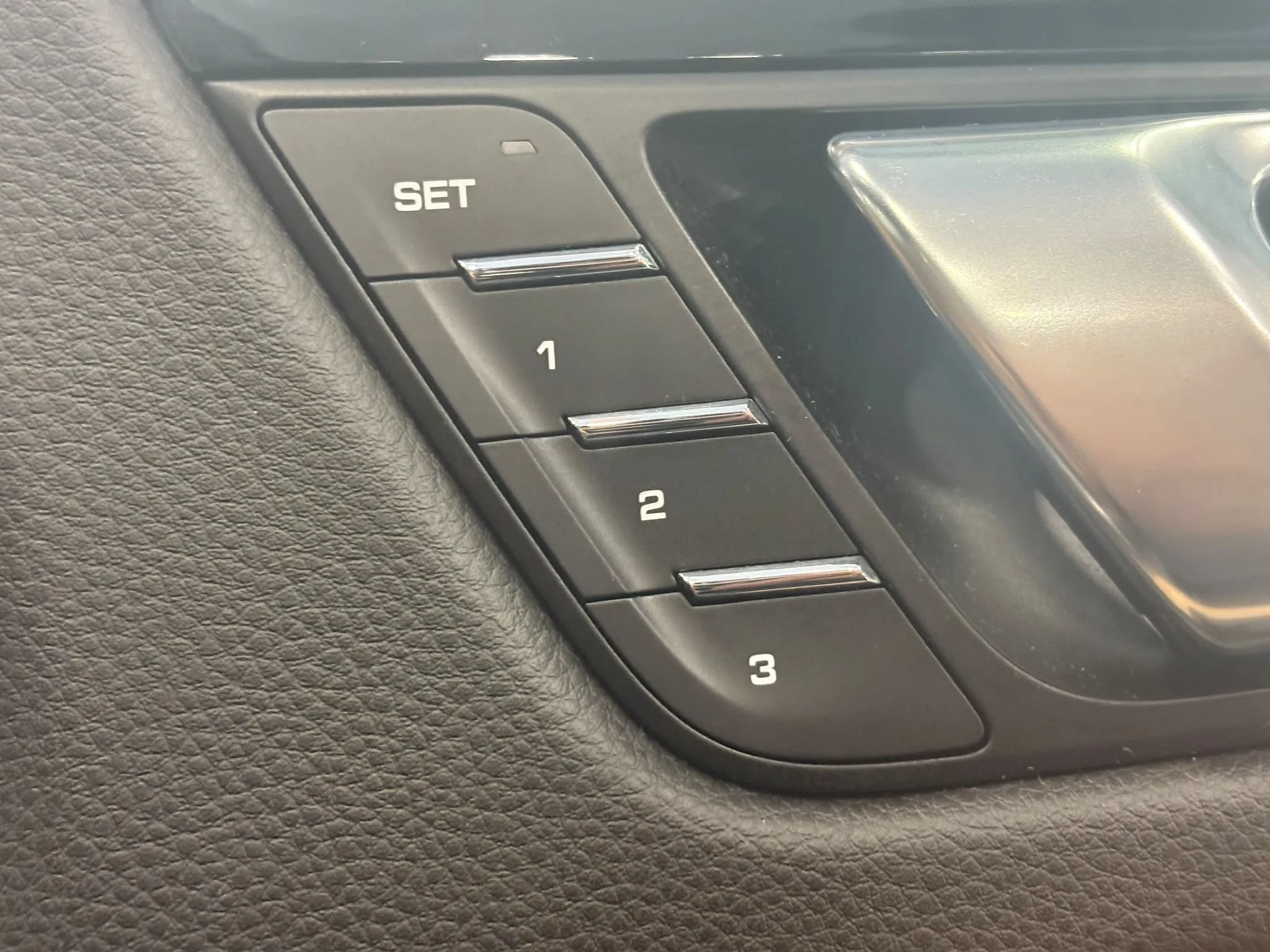 Used 2018 Porsche Macan S AWD/4WD image 44