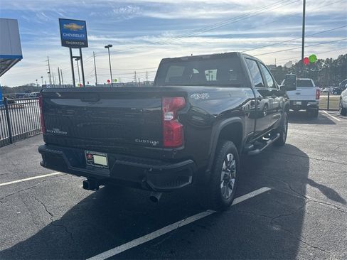 Used 2023 Chevrolet Silverado 2500 Custom w/ Custom Value Package image 6