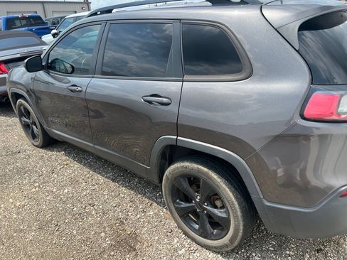 Used 2019 Jeep Cherokee Latitude Plus FWD image 12