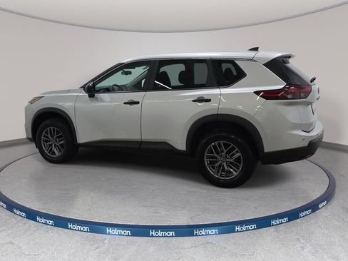 Used 2024 Nissan Rogue S AWD/4WD image 8