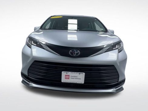 Certified 2021 Toyota Sienna LE AWD/4WD image 4