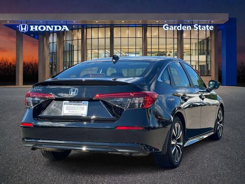 Used 2023 Honda Civic EX image 3