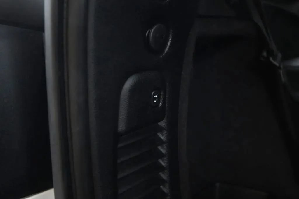 Used 2018 Dodge Durango R/T w/ Blacktop Package AWD/4WD image 41