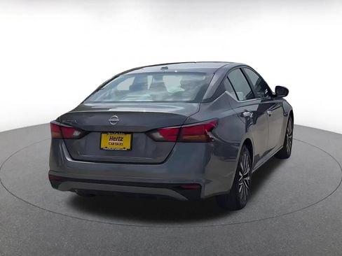 Used 2025 Nissan Altima 2.5 SV FWD image 15