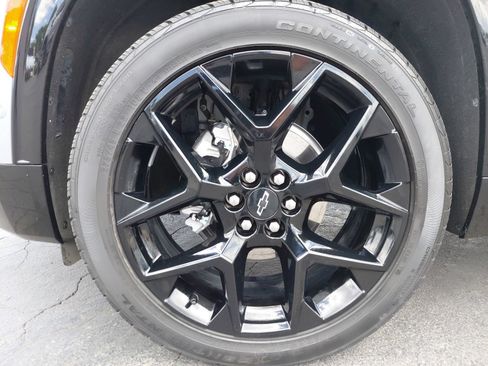 Used 2025 Chevrolet Traverse RS w/ LPO, Floor Liner Package AWD/4WD image 10