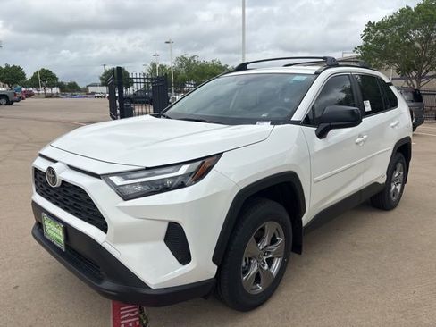 Used 2025 Toyota RAV4 LE image 1