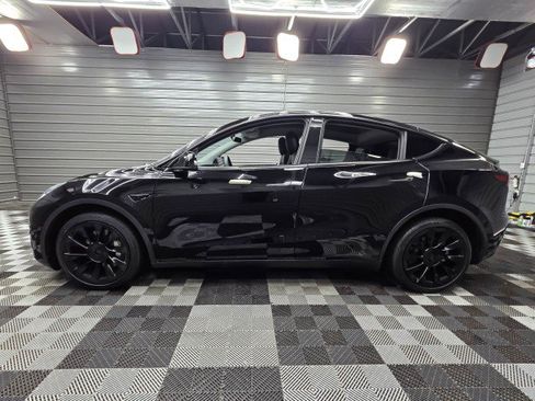 Used 2022 Tesla Model Y Long Range AWD/4WD image 8