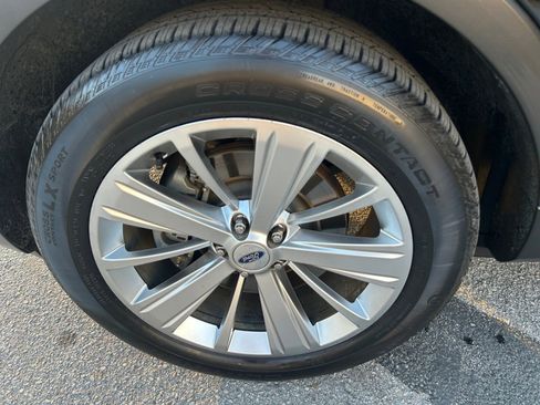 Used 2019 Ford Explorer Limited w/ Class III Trailer Tow Package image 27