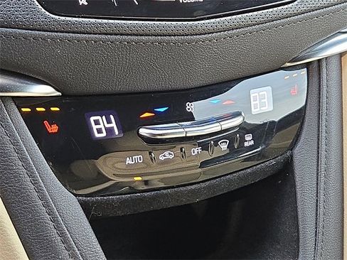 Used 2019 Cadillac XT5 AWD image 15