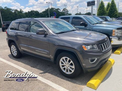 Used 2015 Jeep Grand Cherokee Laredo w/ Quick Order Package 23E RWD image 2