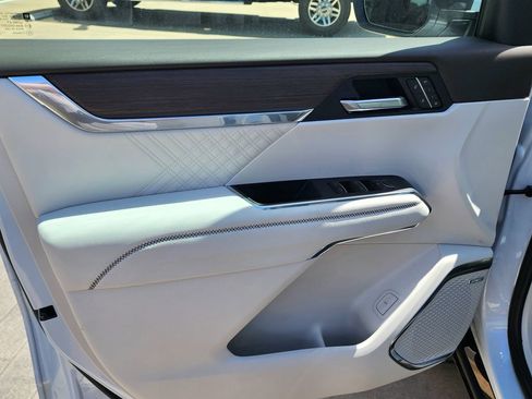 New 2026 GMC Acadia Denali FWD image 13