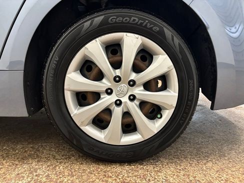 Used 2020 Toyota Corolla LE w/ Carpet Mat Package (TMS) FWD image 24