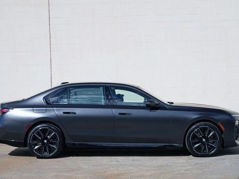 Used 2023 BMW i7 xDrive60 AWD/4WD image 68