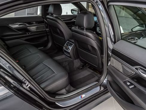 Used 2019 BMW 740i w/ M Sport Package RWD image 45