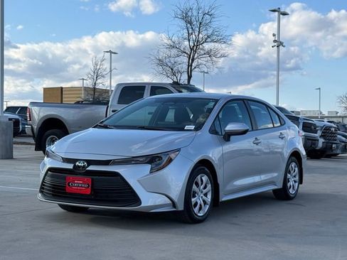 Used 2026 Toyota Corolla LE image 6