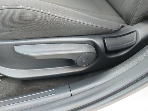 Certified 2025 Hyundai Elantra Sport FWD image 30