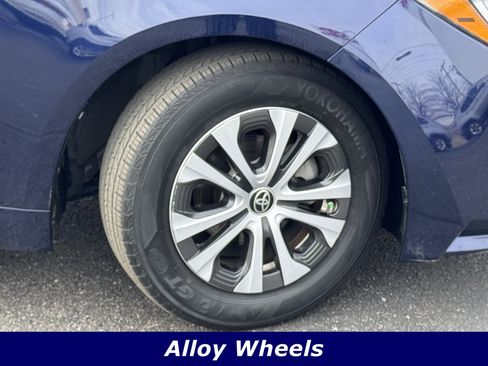 Used 2022 Toyota Corolla LE image 14