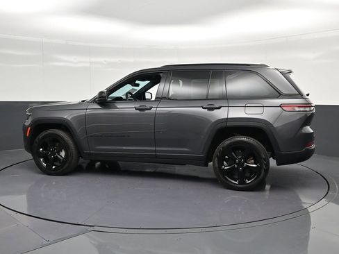 Used 2025 Jeep Grand Cherokee Limited w/ Black Appearance Package RWD image 8