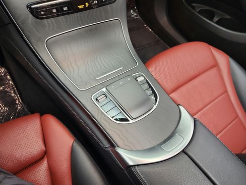Used 2021 Mercedes-Benz GLC 300 image 13