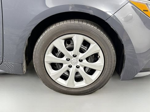 Used 2023 Toyota Corolla LE image 31